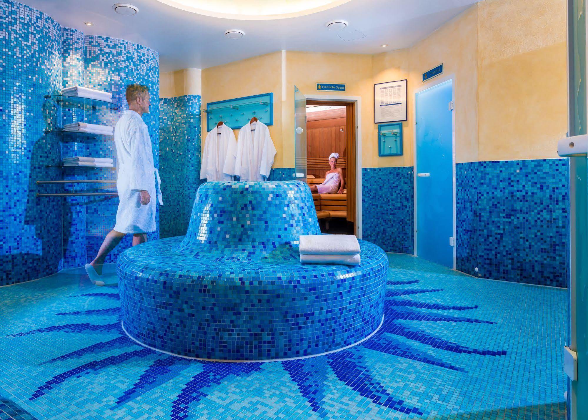 Hotel Kleine Strandburg - Adults Only Zinnowitz Bagian luar foto