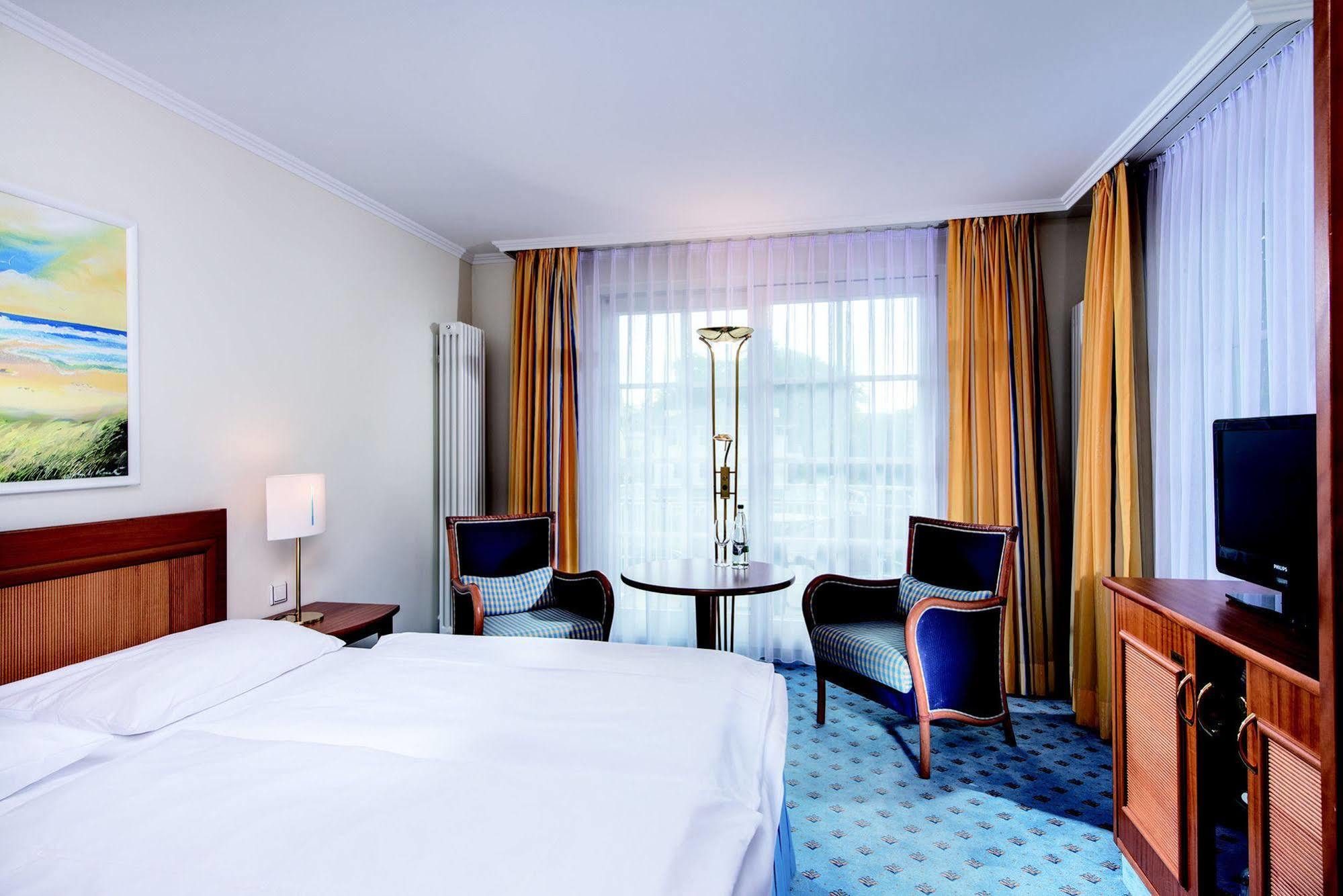 Hotel Kleine Strandburg - Adults Only Zinnowitz Bagian luar foto